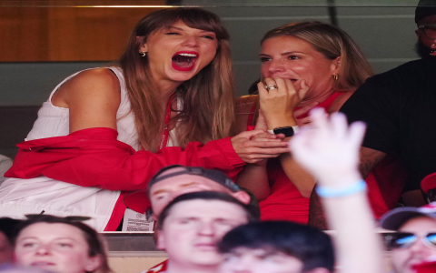 Taylor Swift Cheers for Kansas City Chiefs: Is Travis Kelce the Reason? (Fan Reactions Inside)