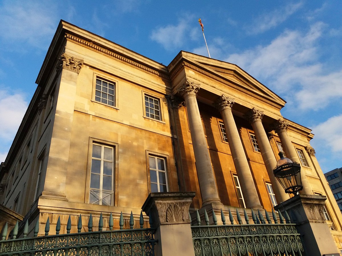Visiting The Apsley? (Everything You Need to Know)