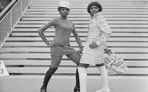 What were the key fashion trends that really defined the popular 2009 style men back then?