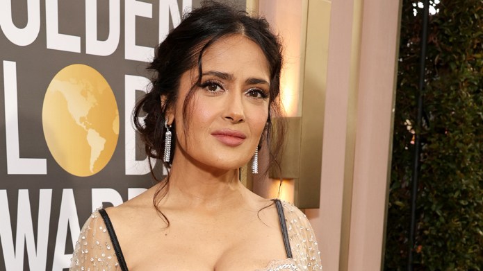 How can you get the beautiful Salma Hayek dress look? Find simple tips to copy her glamorous fashion style now.