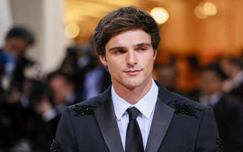 What about Jacob Elordi Sexuality,get all answer about that easily.