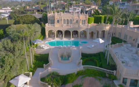 Darwin Deason House: See Inside His Amazing Mansion! (Photos & Details)