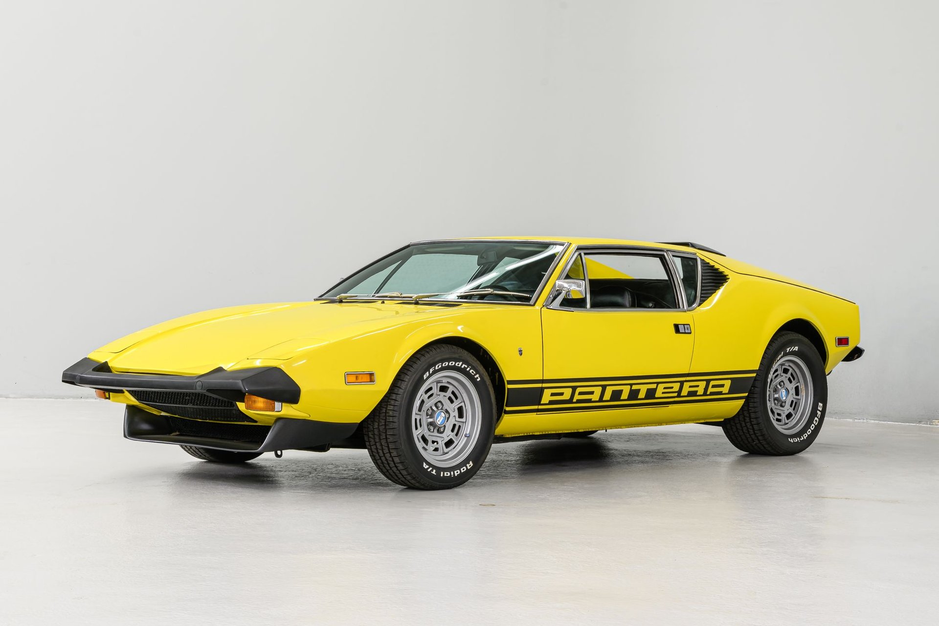 1972 Pantera Car: Classic Muscle | What Makes It So Special?