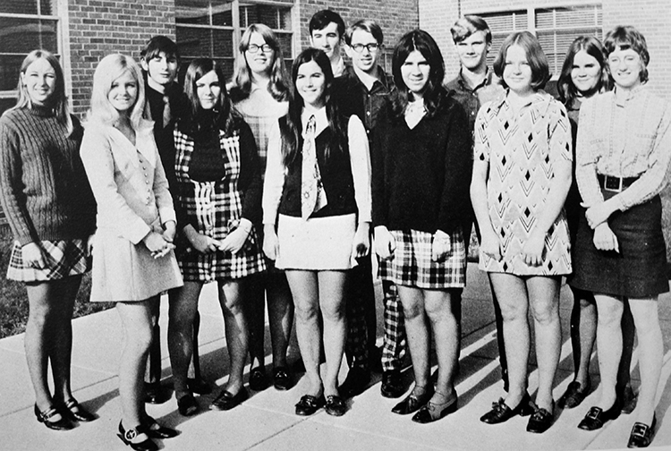 Girls in Class in the 70s: A Look Back at School Life and Fashion.