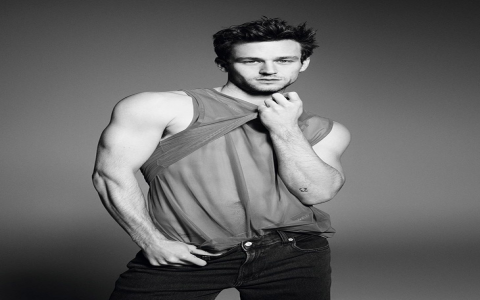 Where to find photos of Calvin Klein models? We show you the best campaign shots.