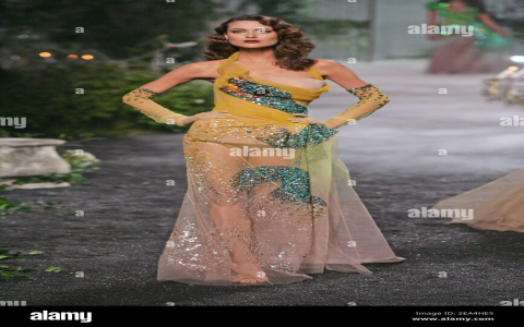 Relive John Gallianos Fall 2009 Collection. Amazing Looks you have to see.