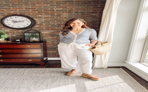 Cute White Capri Pants Womens: Get Ready for Summer (Comfortable and Chic Looks)