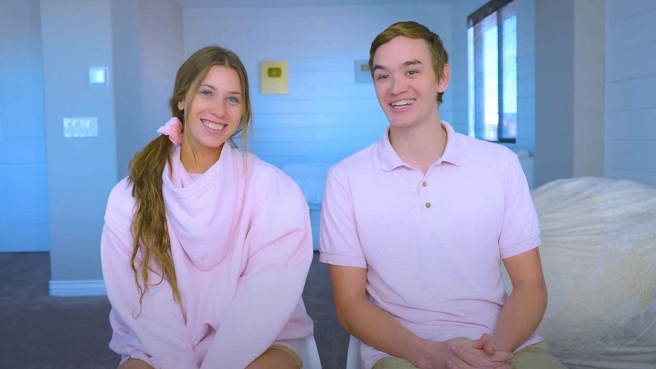 What happened with the pink shirt couple break up? Get the full story and shocking details behind their split.
