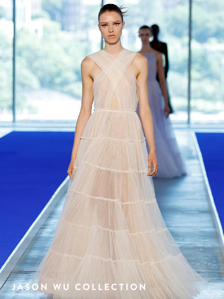 Best Gown Runway: Discover Designer Dresses,Get Yours!