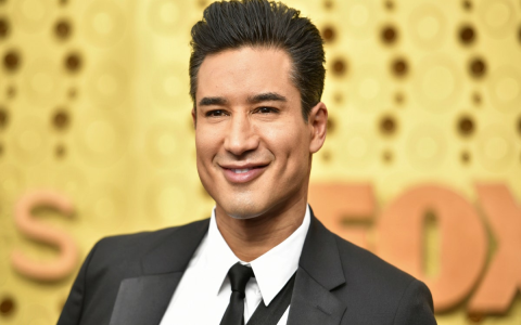Looking for those famous Mario Lopez in briefs moments? We have the photos you want to see now.