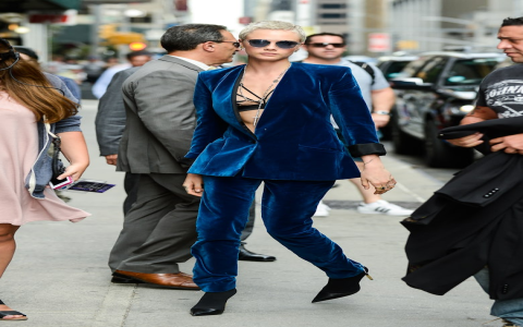 What is 2017 attire? Find the best 2017 fashion now