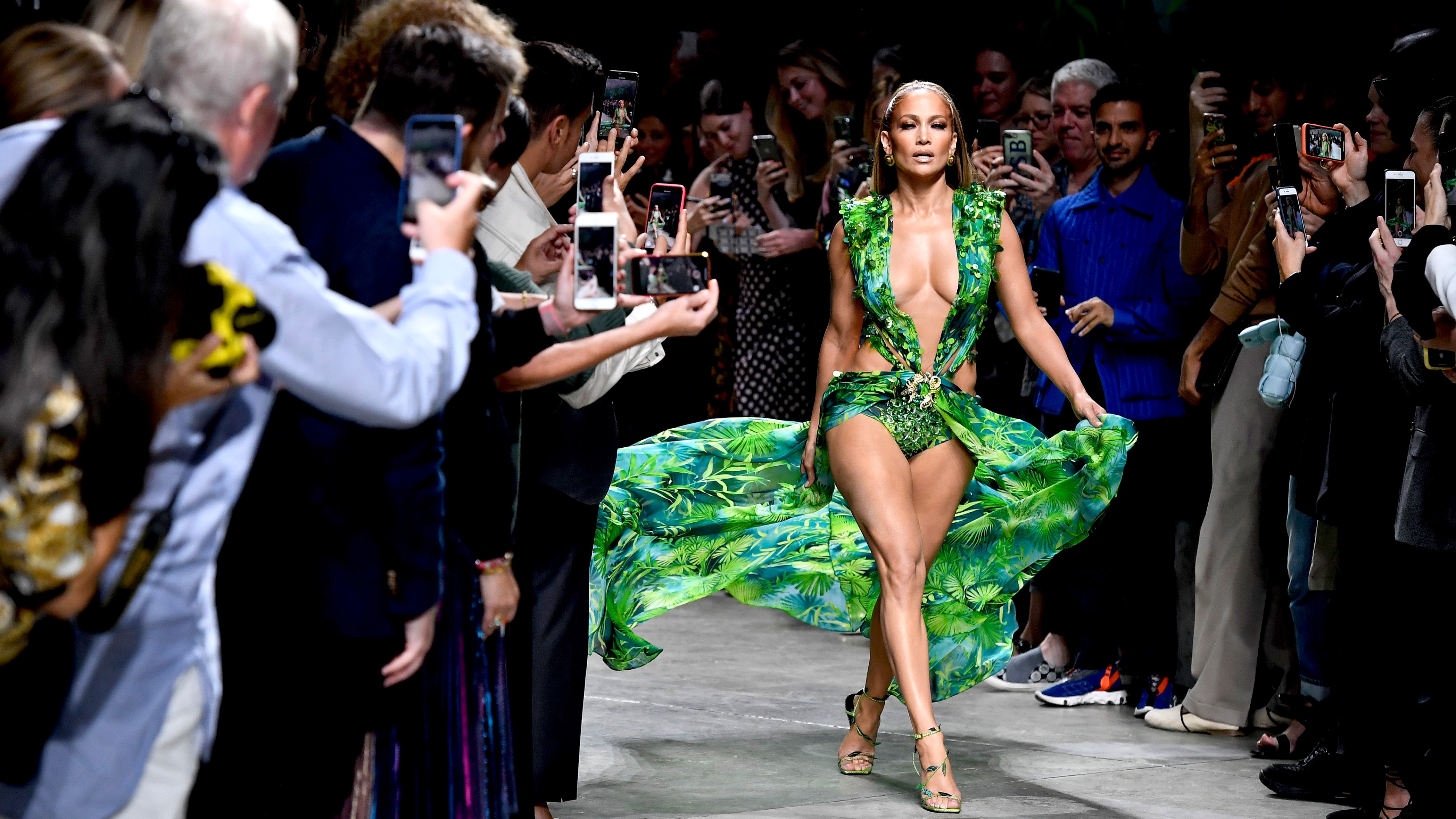 Remembering the most iconic Versace models? Relive their truly legendary runway fashion moments right here.