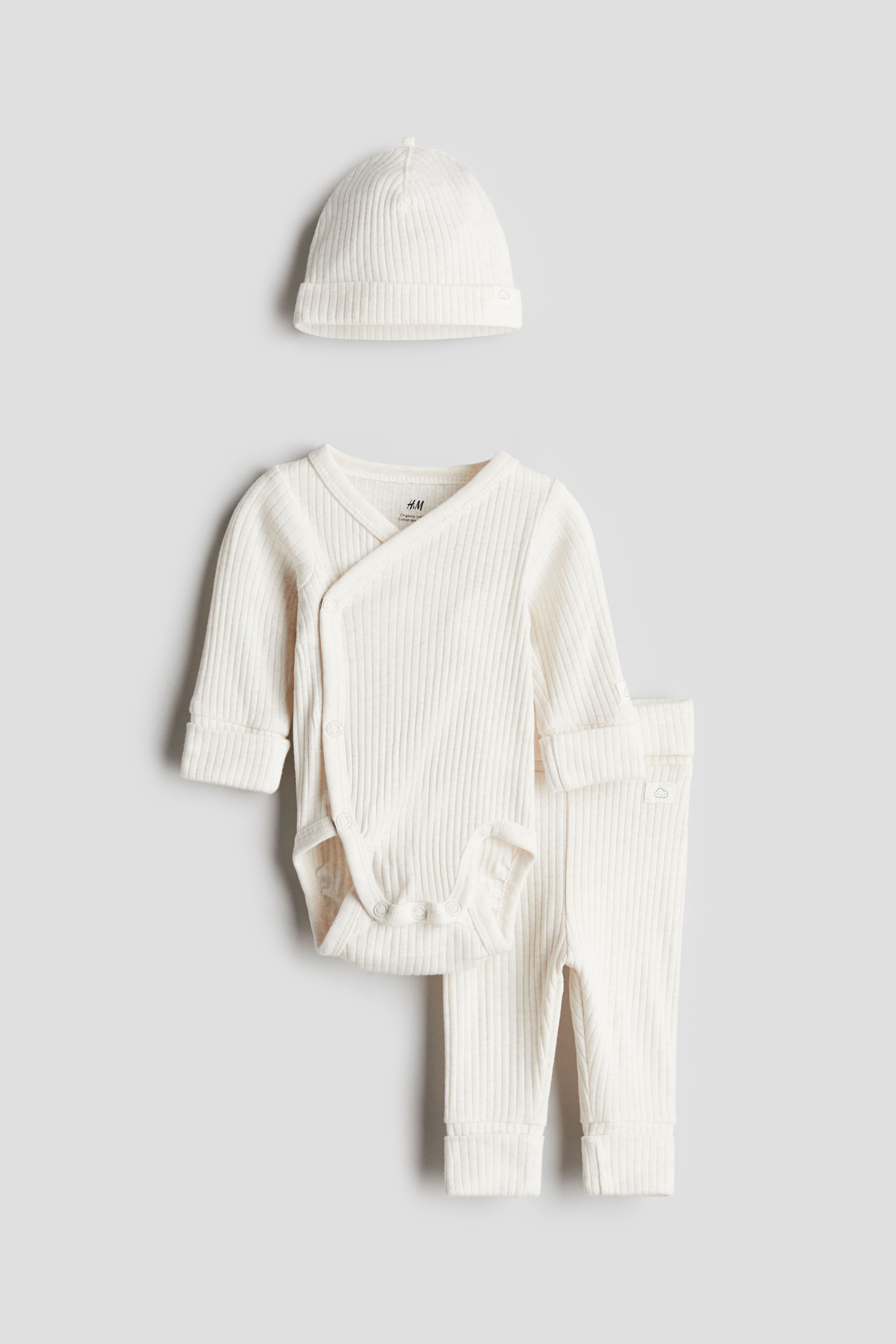H&M Grow Outfits: Dress Your Child in Comfort and Style