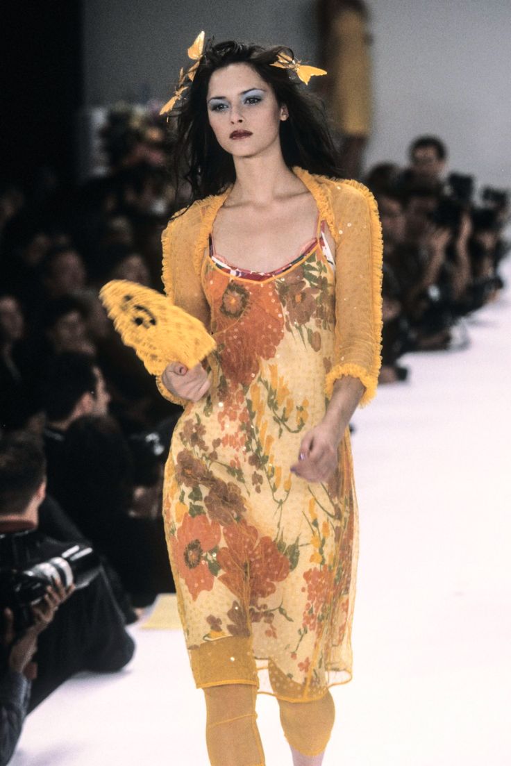 Looking for rare betsey johnson runway 90s photos? See exclusive amazing backstage pictures from the decade!