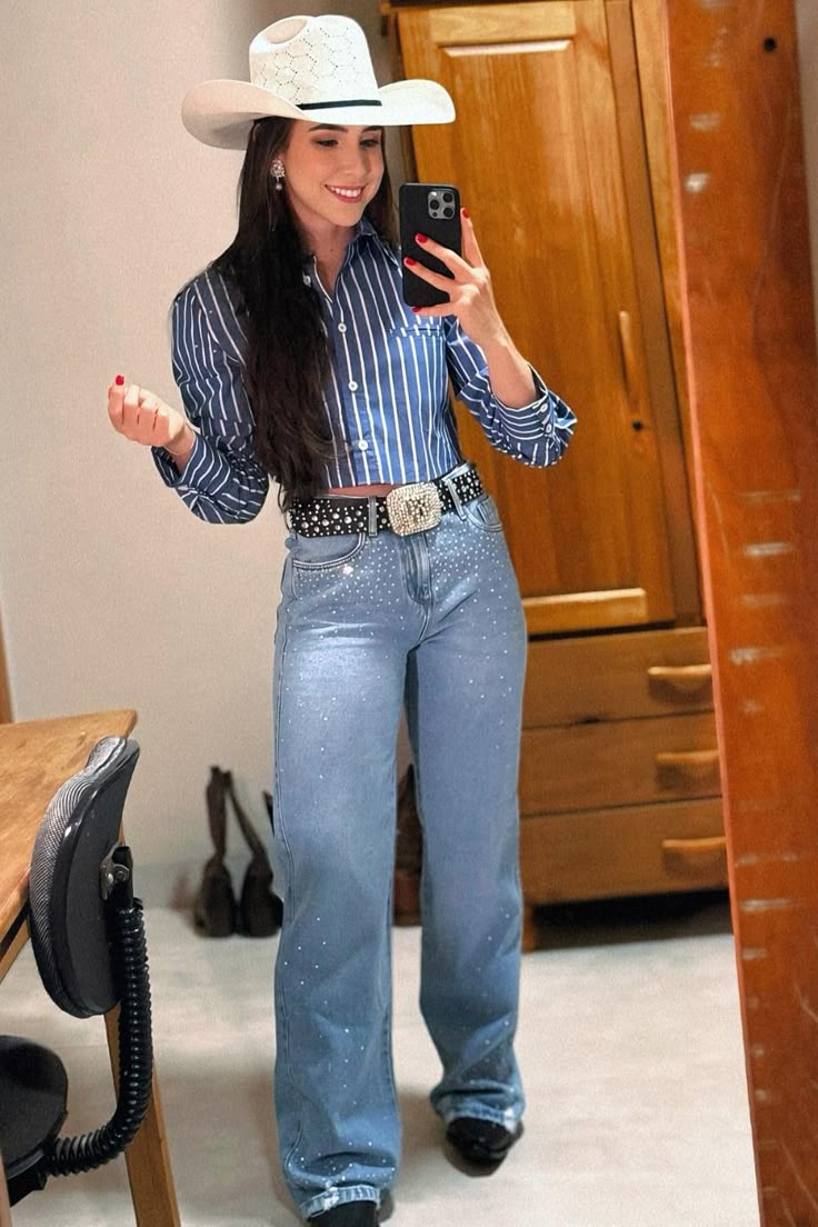 Vaquera Outfits: Find Your Perfect Western Look