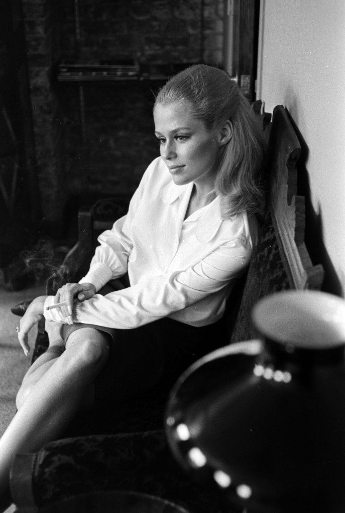 Lauren Hutton Pics Then & Now: A timeless beauty evolution