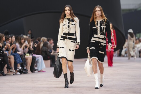 Why is the Chanel Naomi Campbell collaboration so legendary? Understanding their huge impact on the fashion world.