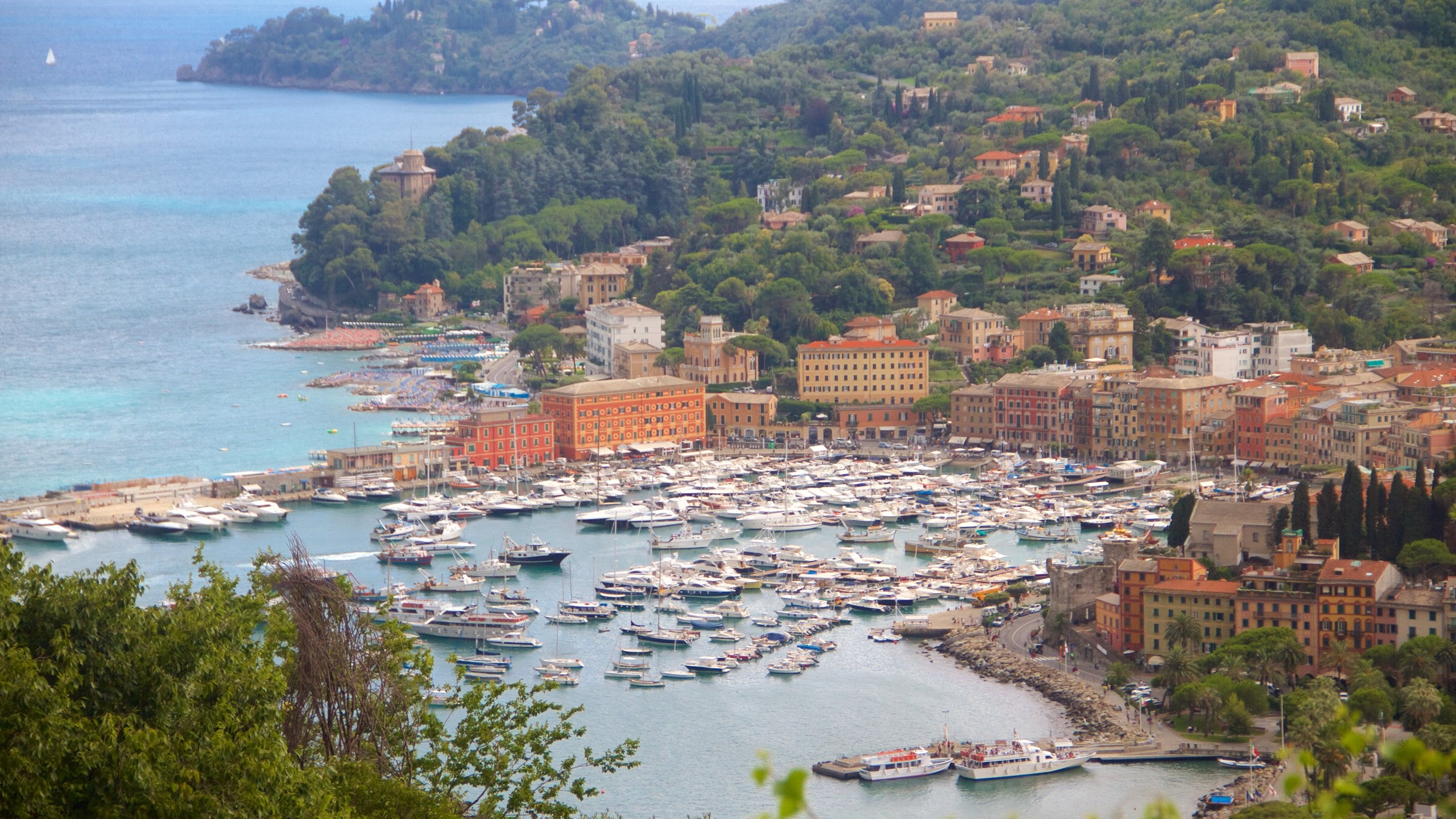 Planning your visit? Find unforgettable things to do in Portofino with our simple travel guide today.