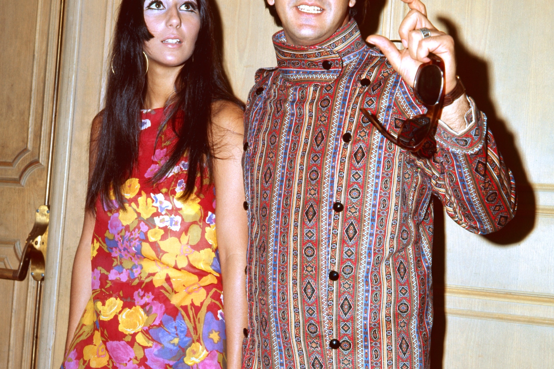 Why are 1970s fashion dresses back in style? Explore the comeback of these groovy retro looks!