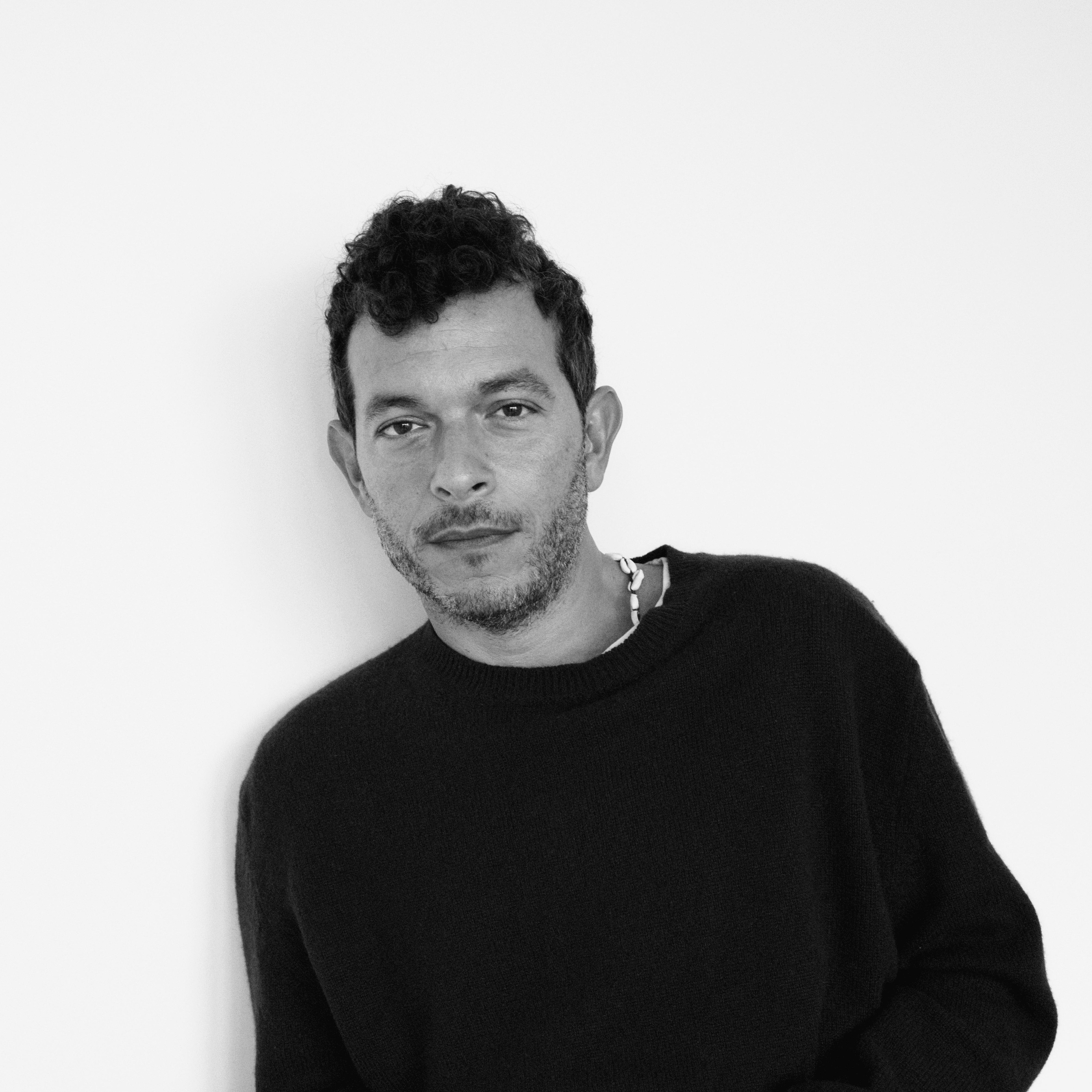 Discover the latest creations from Michael Rider designer: See his newest collections and essential style tips.