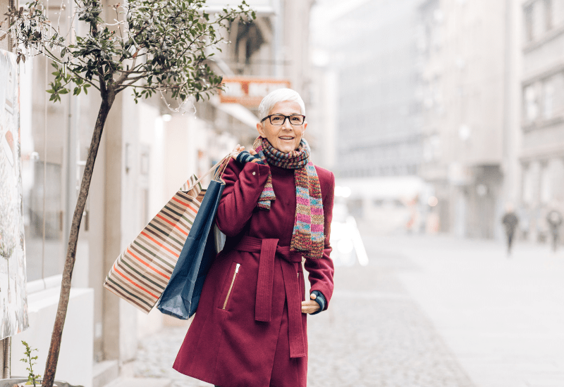 Want the style of elegant elderly ladies? Learn easy fashion tips for seniors today.