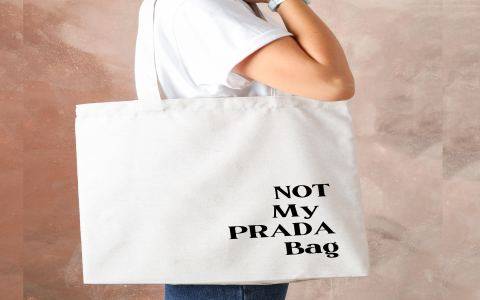 How to style the prada milano beach bag perfectly? Get these easy tips for your summer look.