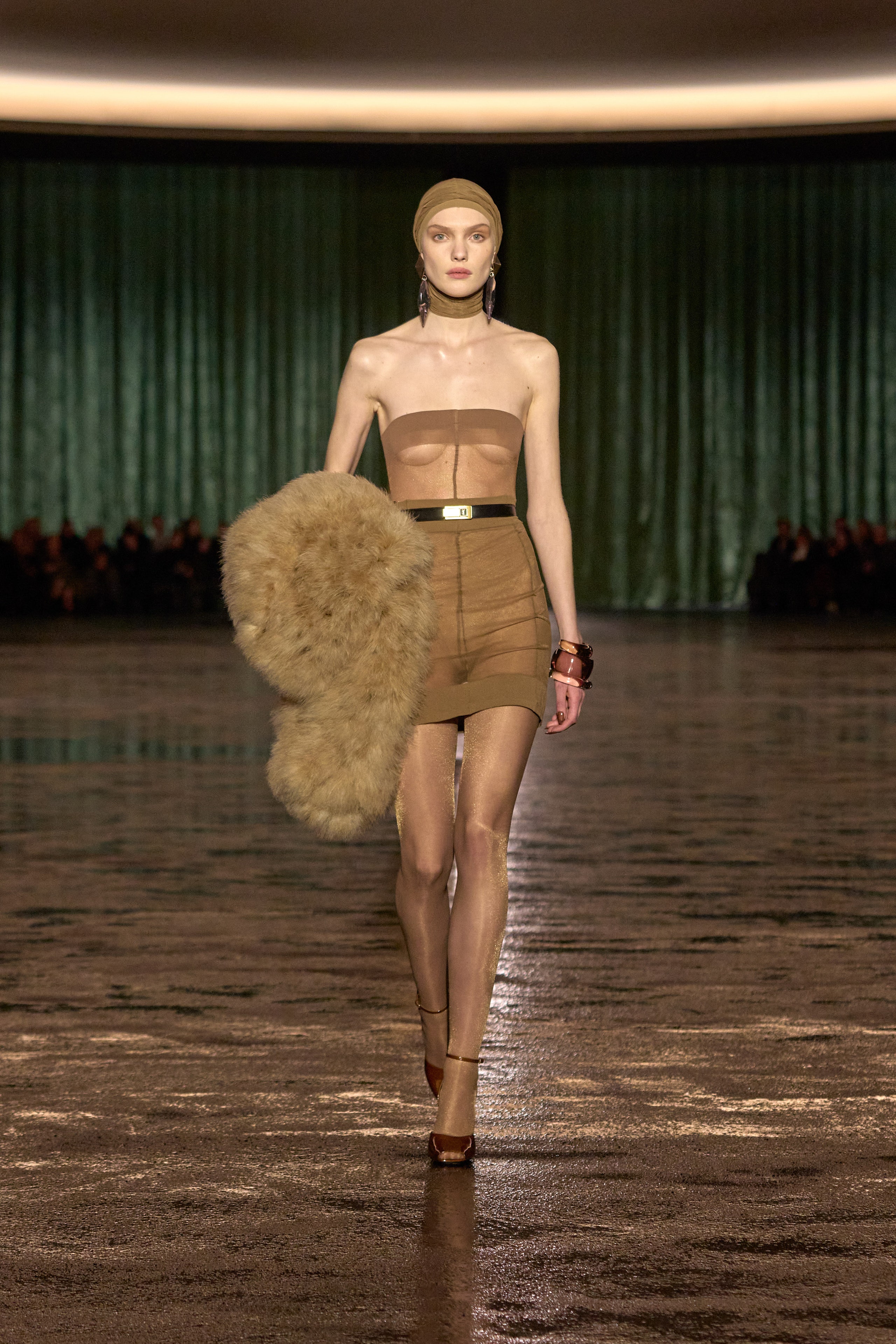 Planning your autumn look with YSL Fall 2024? Discover the standout pieces from the new lineup.