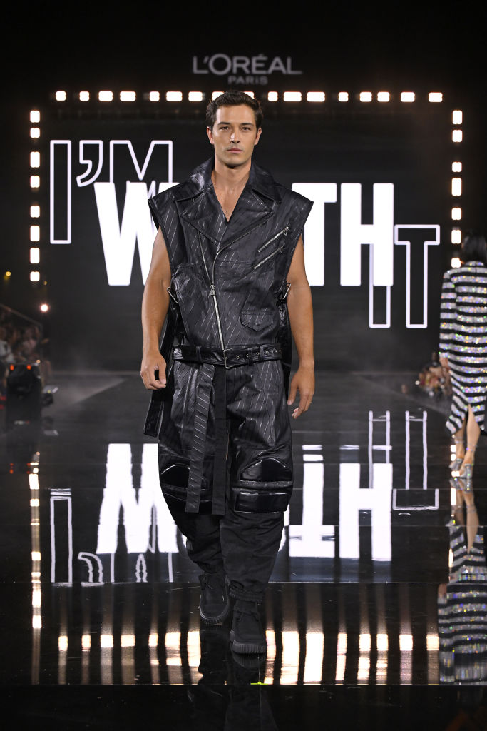 Francisco Lachowski runway shows (How many fashion shows did he walk?)