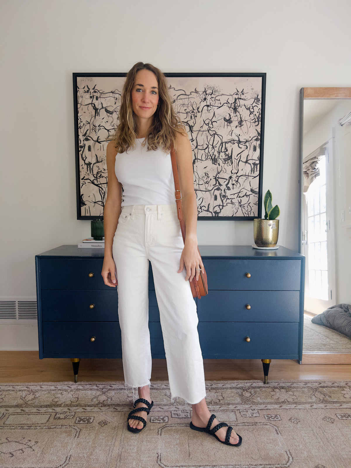 How to style womens capris white? Try these easy outfit ideas for a fresh summer look.
