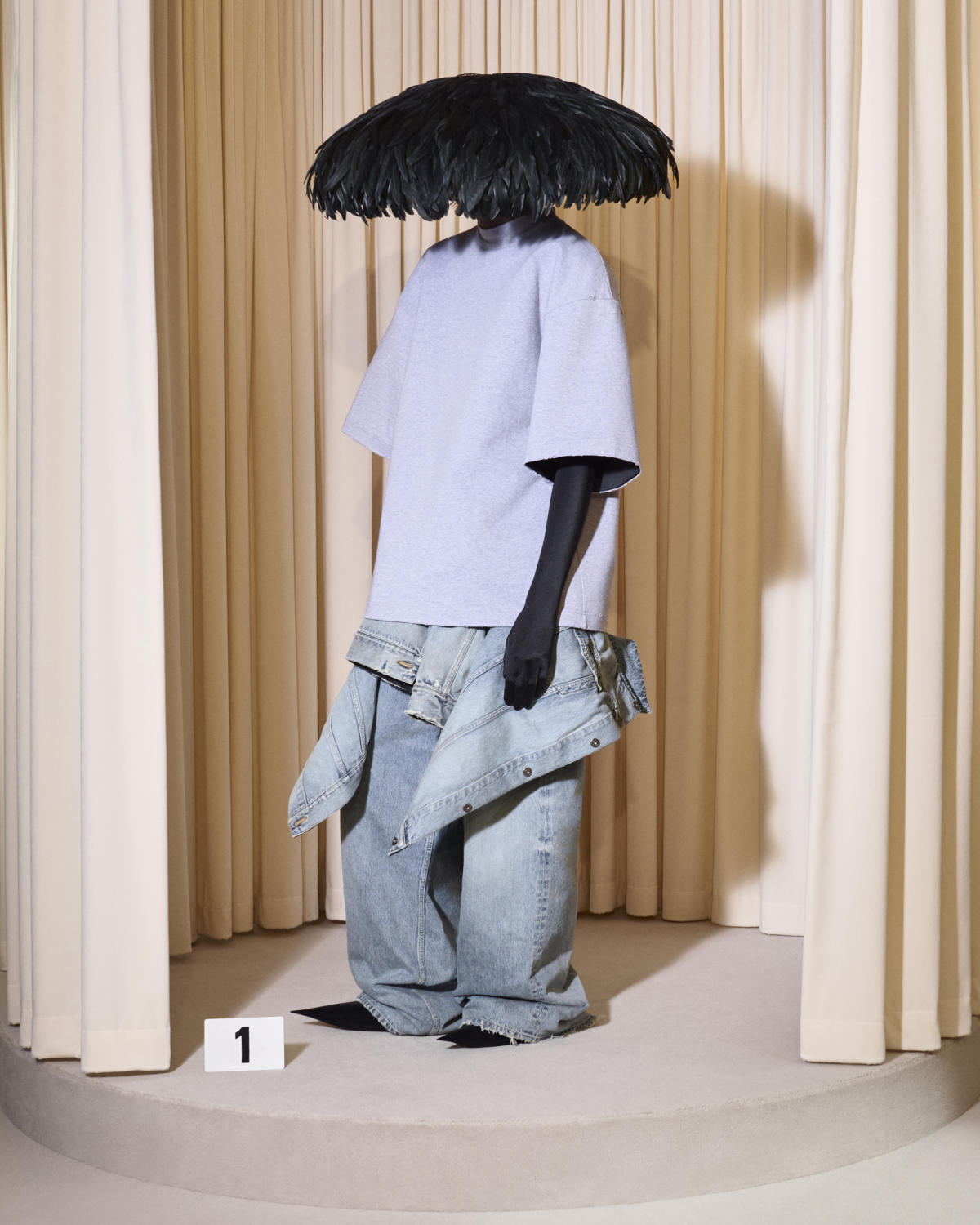 Want the official balenciaga.comollaboration-release-date? (We help you find the true scoop and all the news!)