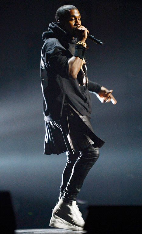 Kanye skirt how to wear it right? Master these 5 easy tips for a great look.