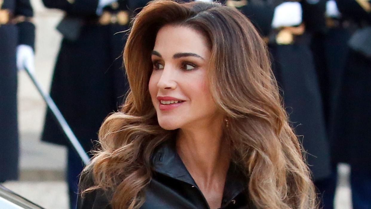 Love Queen Rania Style? Heres how you can get her classy and sophisticated look easily now.