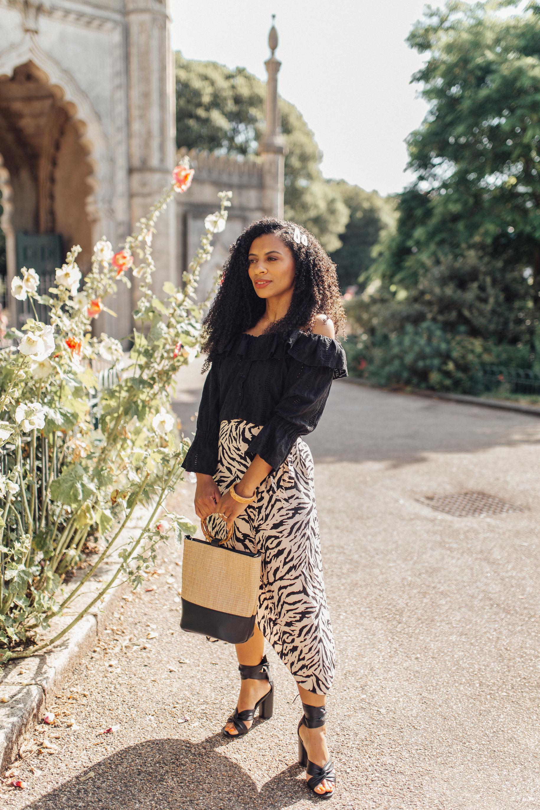 How to look absolutely great in a skirt leopard? (Simple ways to easily rock this wild animal print)