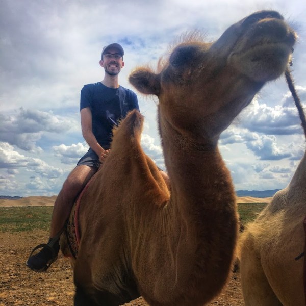 Looking for reliable desert clothing men use? Top recommendations for your trip.