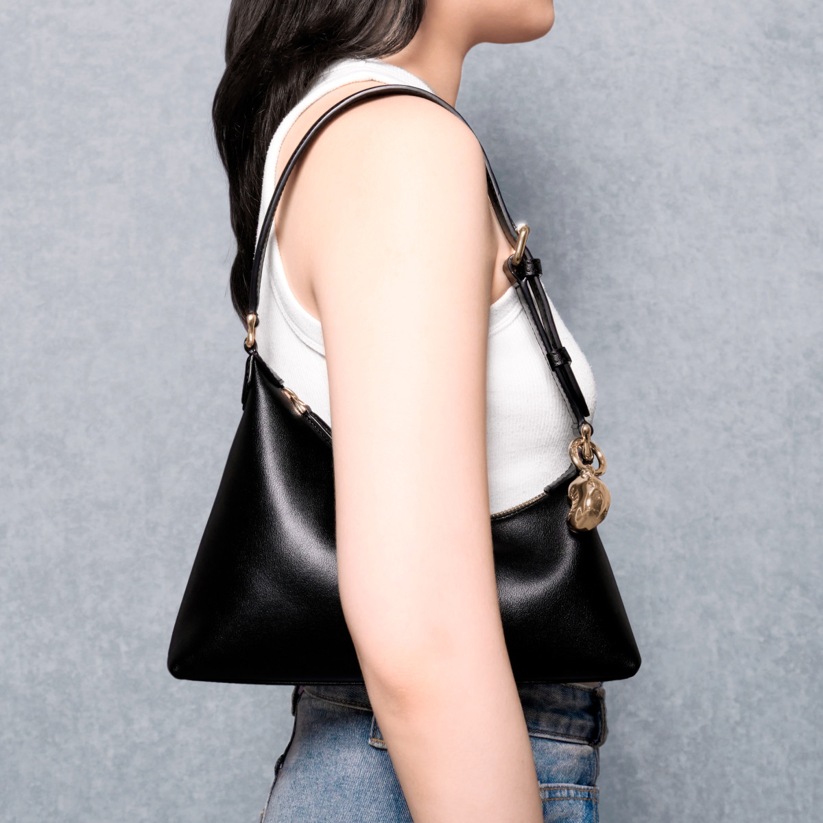Why is everyone suddenly so obsessed with the nirvana bag aupen? Learn all the top reasons why its a celebrity must-have.