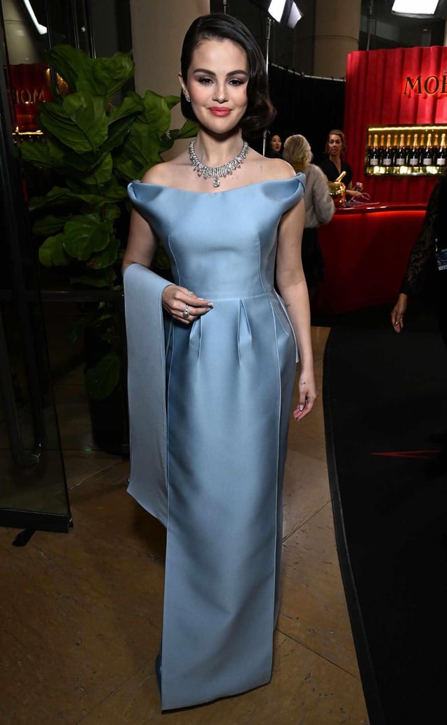 Selena Gomez at the Golden Globes: Did you see her outfit? Her style was absolutely fantastic.