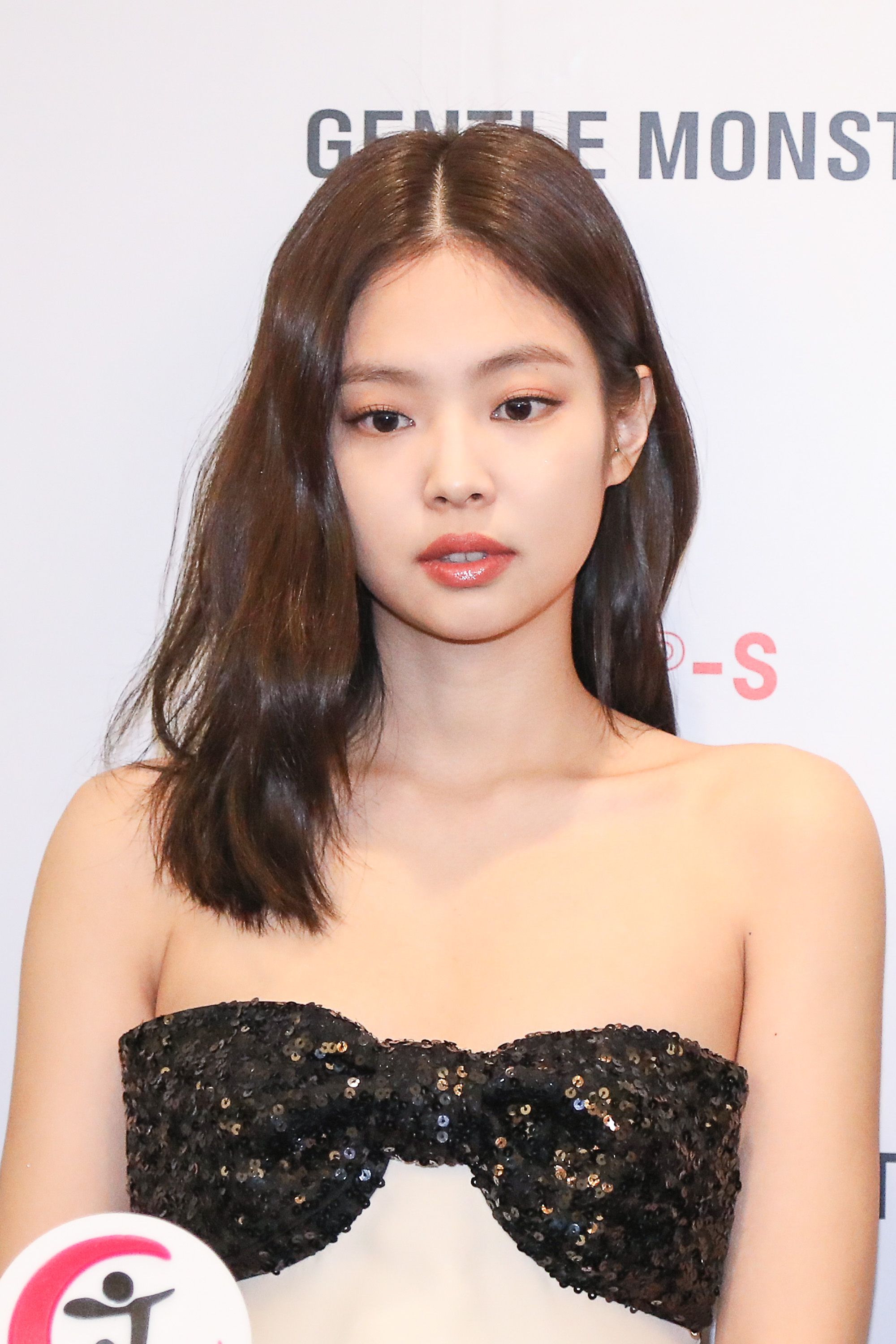 Are those blackpink naked photos real or edited? Lets find out the real story behind them.