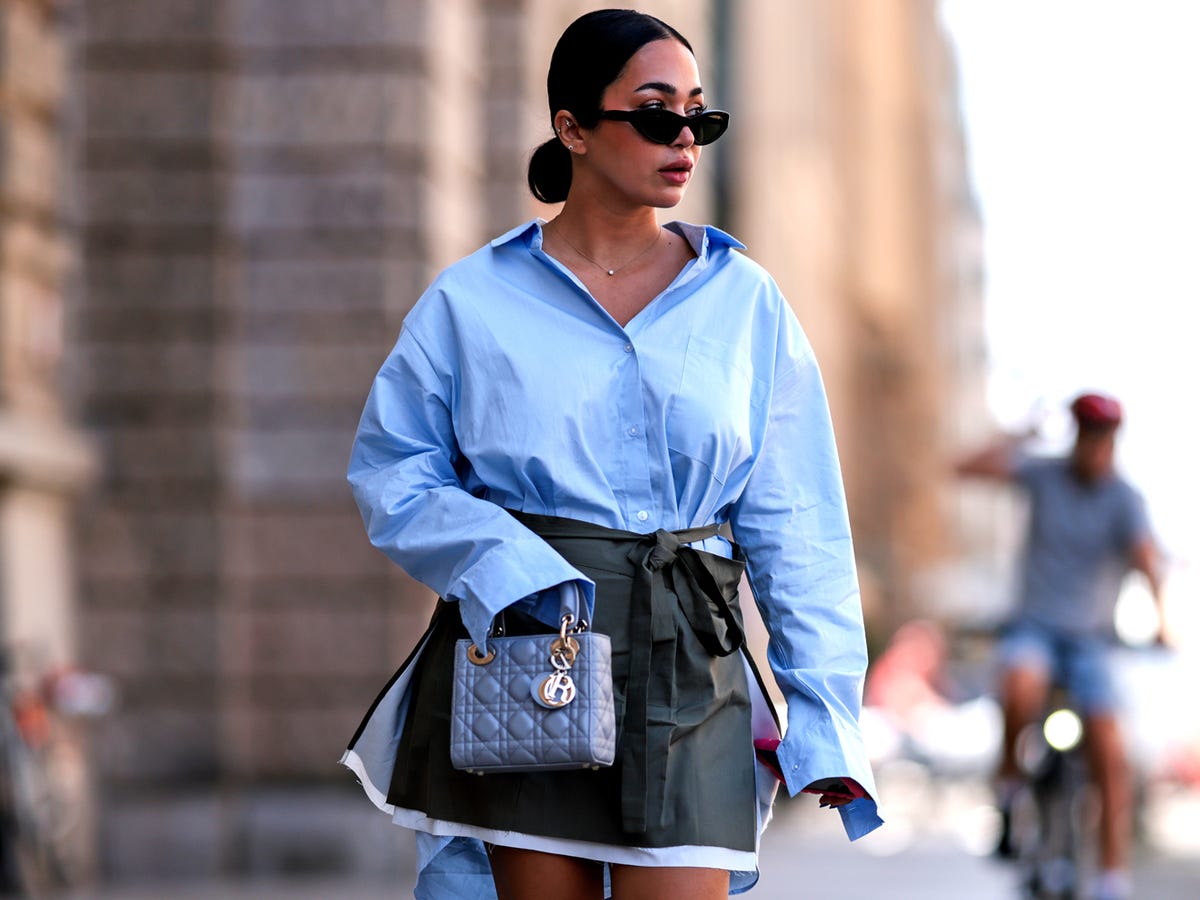 Whats so great about an oversized button shirt? Its comfy, stylish, and heres why everyone loves it.