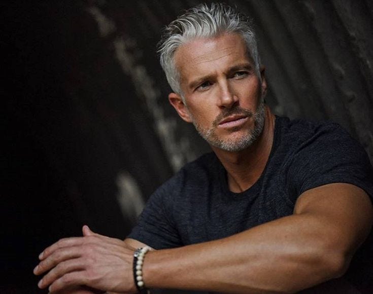 Thinking about dating silver foxes men? Here's what makes them such fantastic, mature partners.
