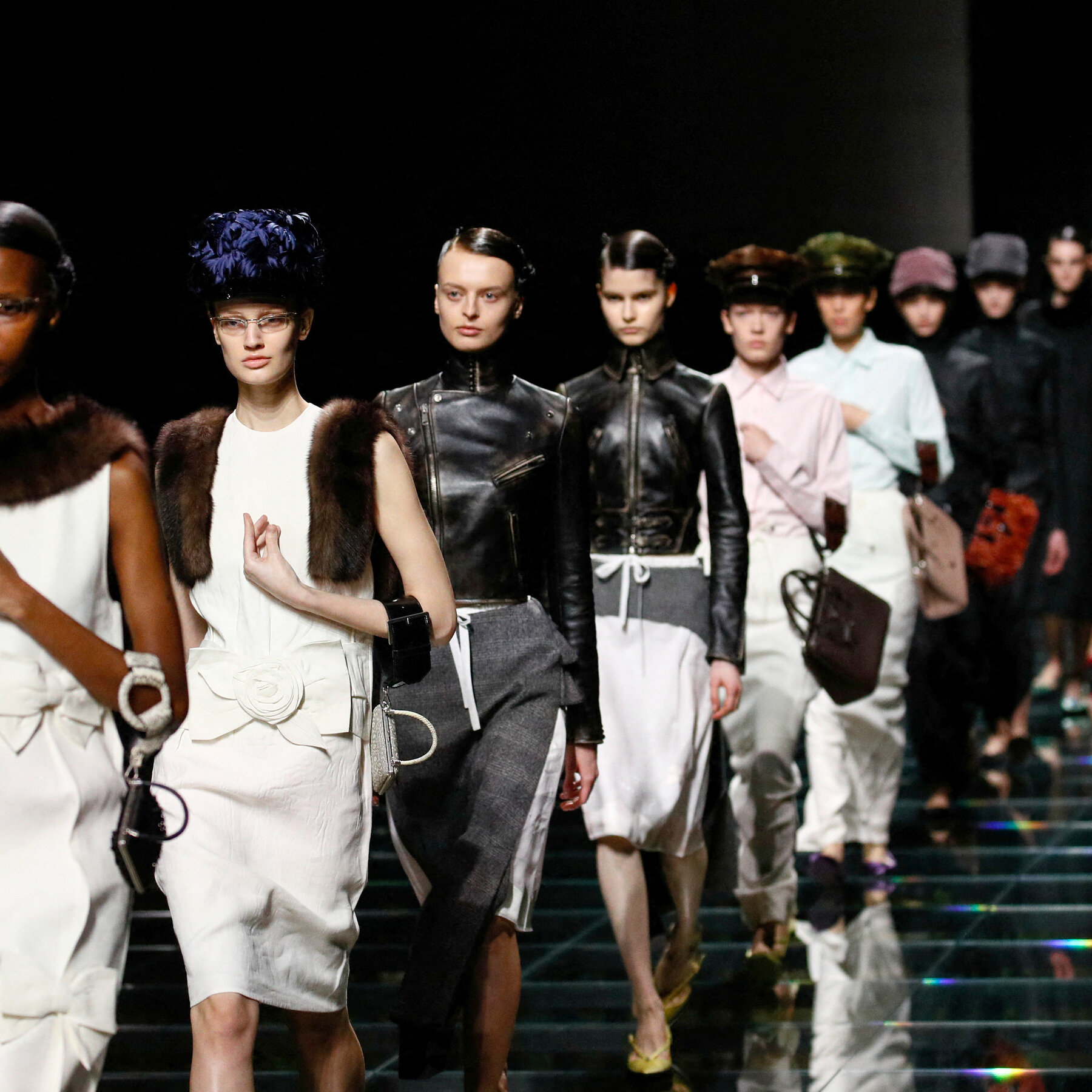 Thinking about prada 0000et? Read our honest review first.
