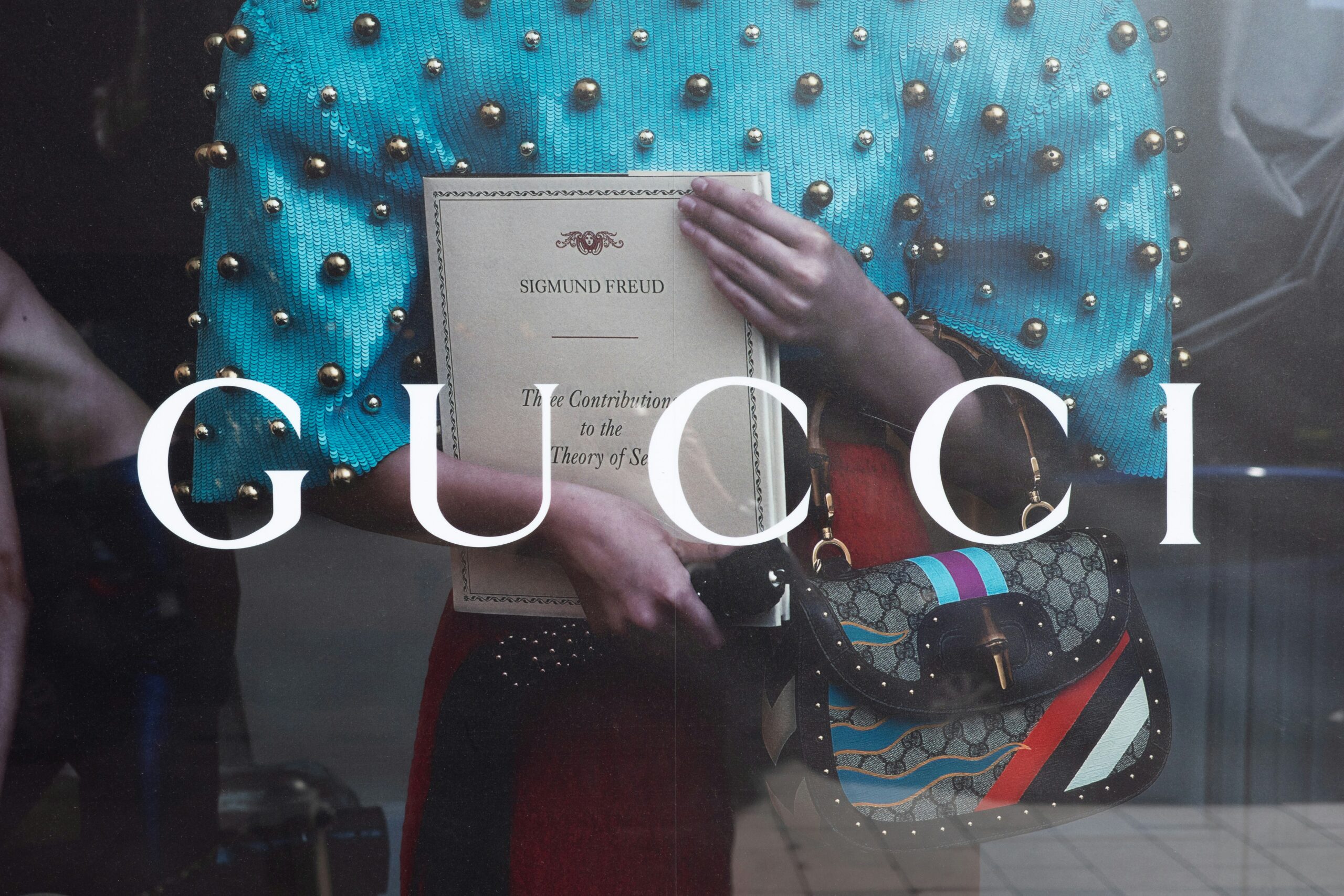 Why is cg logo fashion so hot right now? (Discover its amazing appeal in the modern fashion world)
