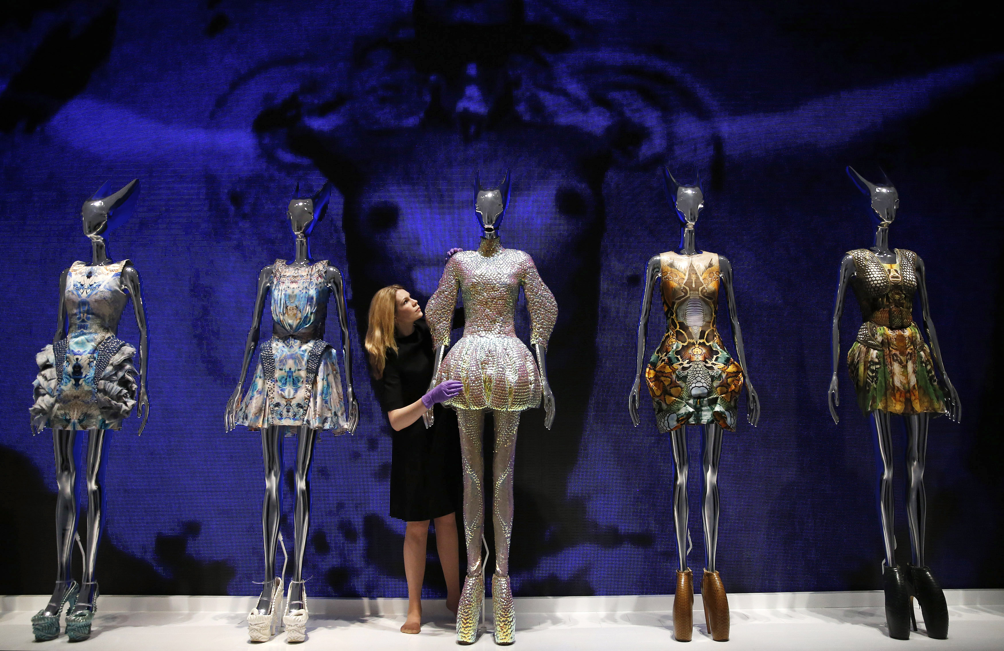 What made Alexander McQueen 2009 collections so famous? Exploring the iconic Horn of Plenty and Platos Atlantis.