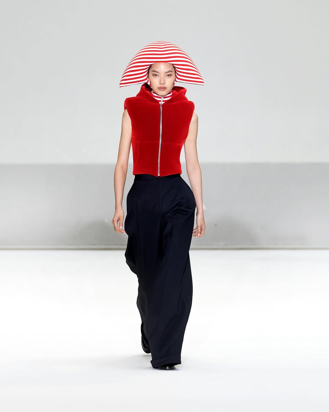 What is Duran Lantinks unique fashion style? Discover his super bold designs and upcycled creations.