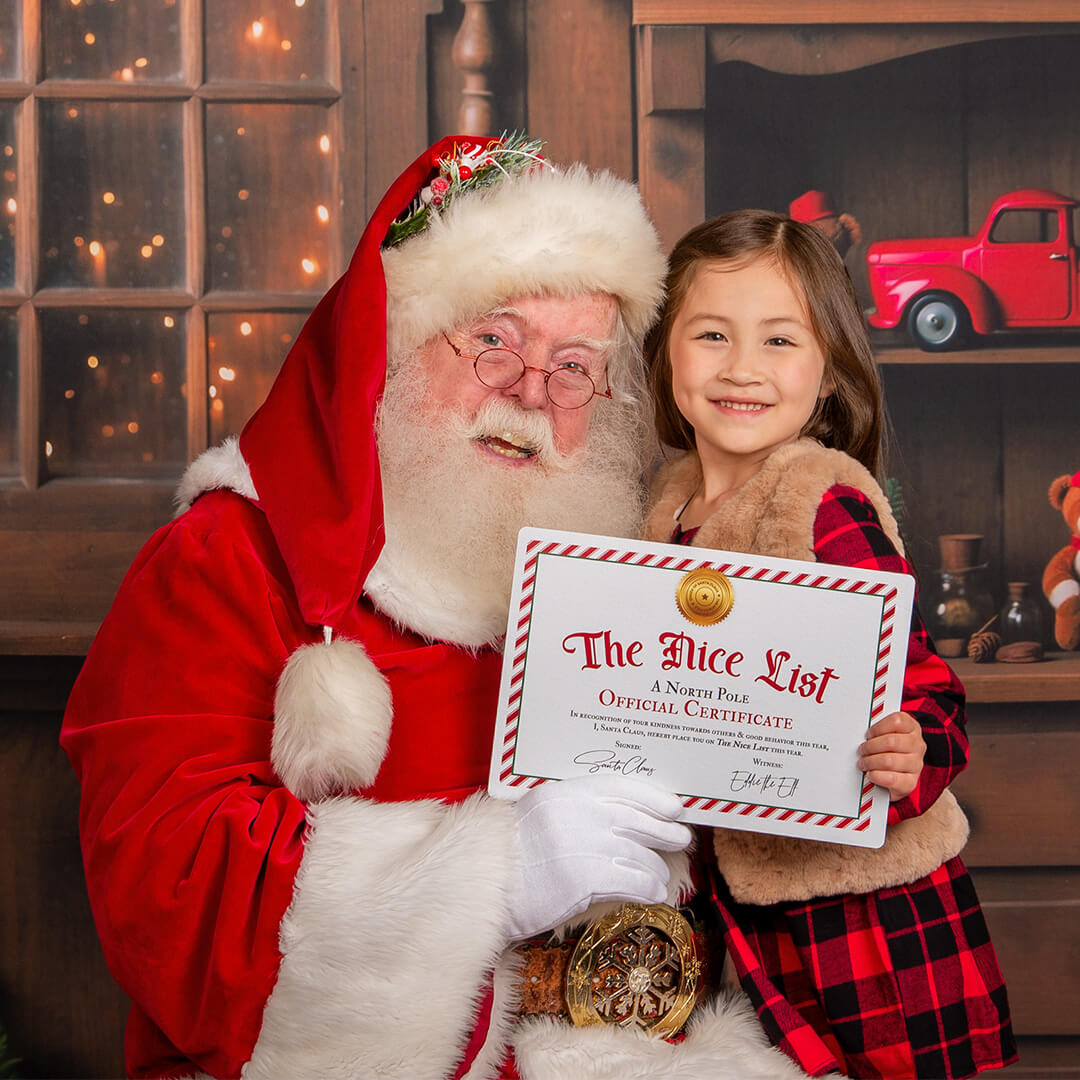 Where can I find the best santa claus portrait? Explore top spots for your amazing holiday picture.