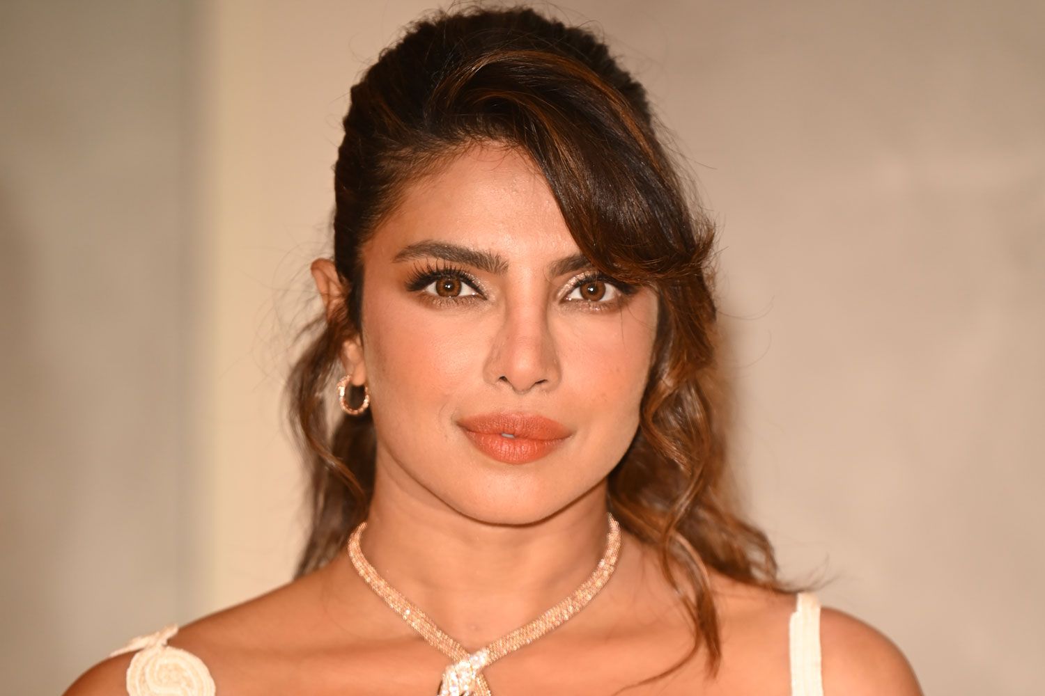 Curious about Priyanka Chopra Bulgari necklace? Get the inside scoop on her favorite sparkly accessory now.
