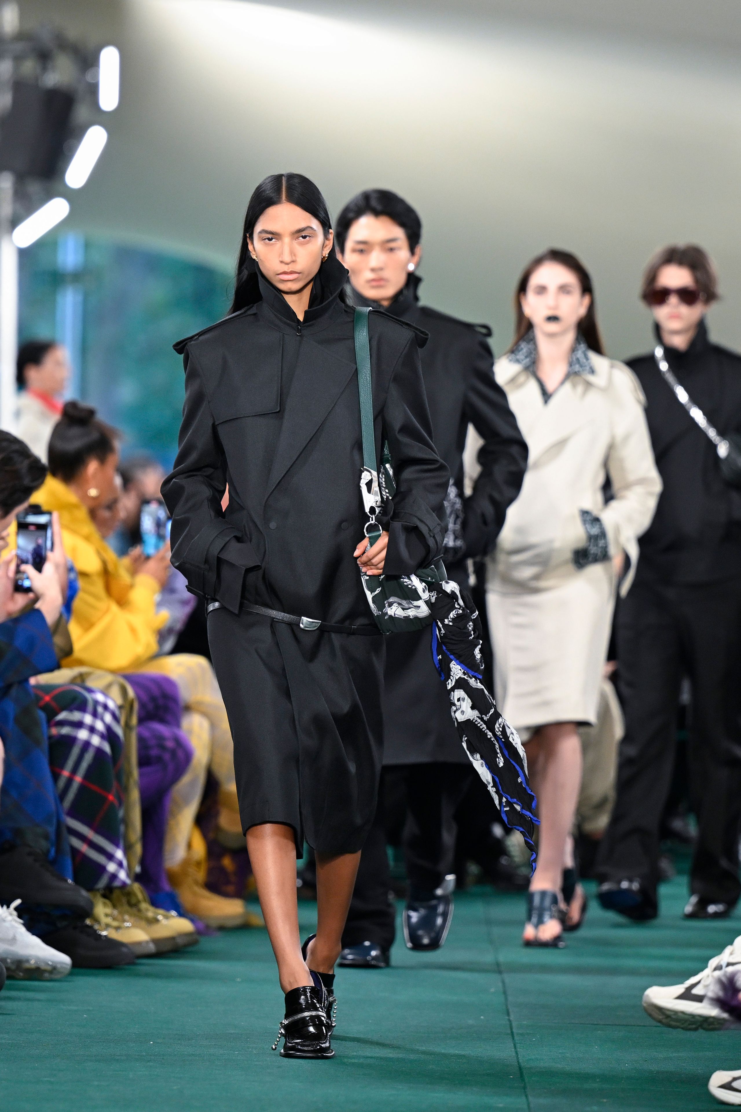 How does the Daniel Lee Burberry collection look this season? Discover the key trends and signature styles everyone wants.