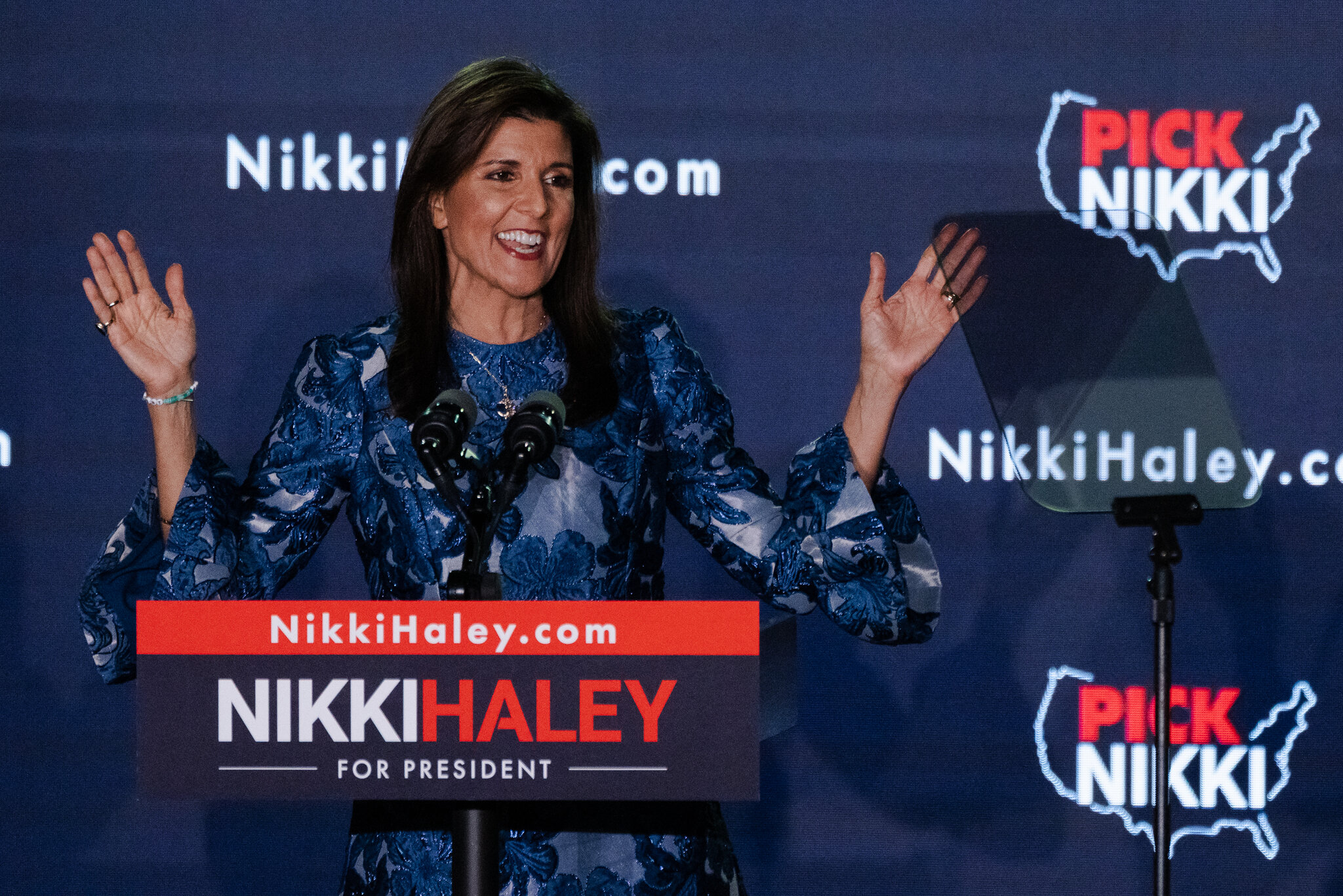 Want to know more about Nikki Haleys dress style? We share easy tips on her signature fashion choices.