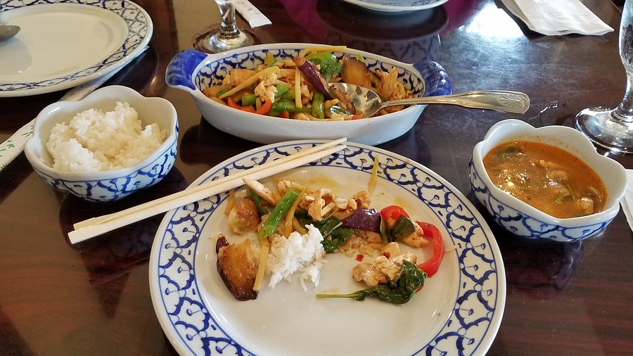 Whats delicious on the Bangkok Golden Menu? (Explore their top Thai food choices and specials today)