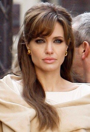 What are the best Angelina Jolie hair bangs? Check out her top fringe styles to try yourself now.