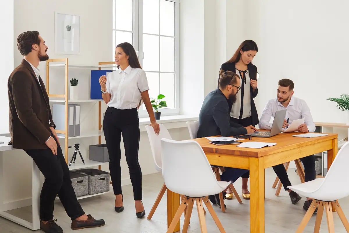 How to choose a good chase uniform (make sure it fits well and looks really professional for your job)